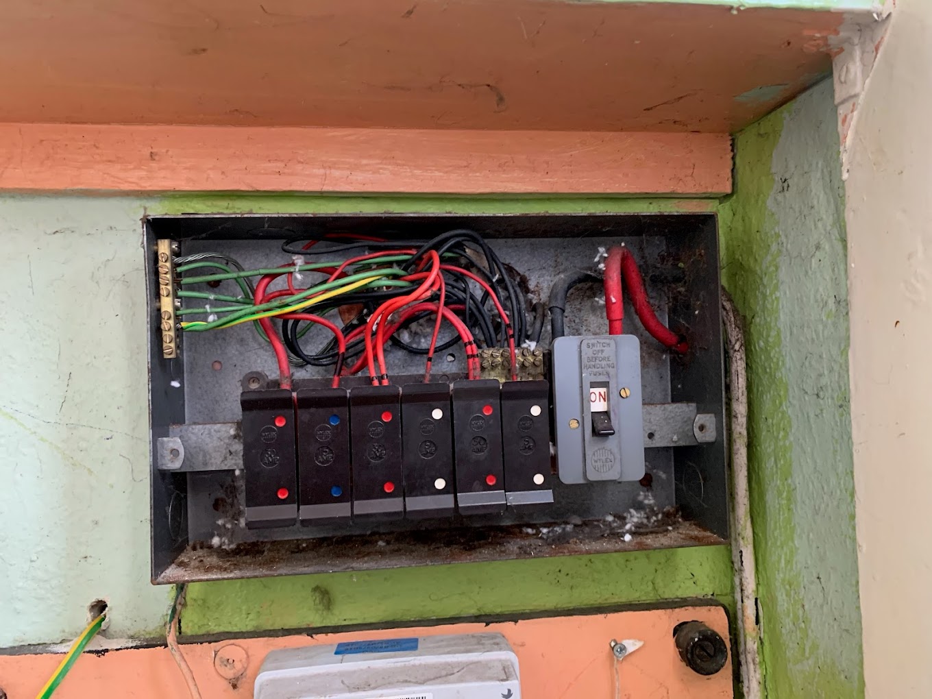 Old fuse board before upgrade