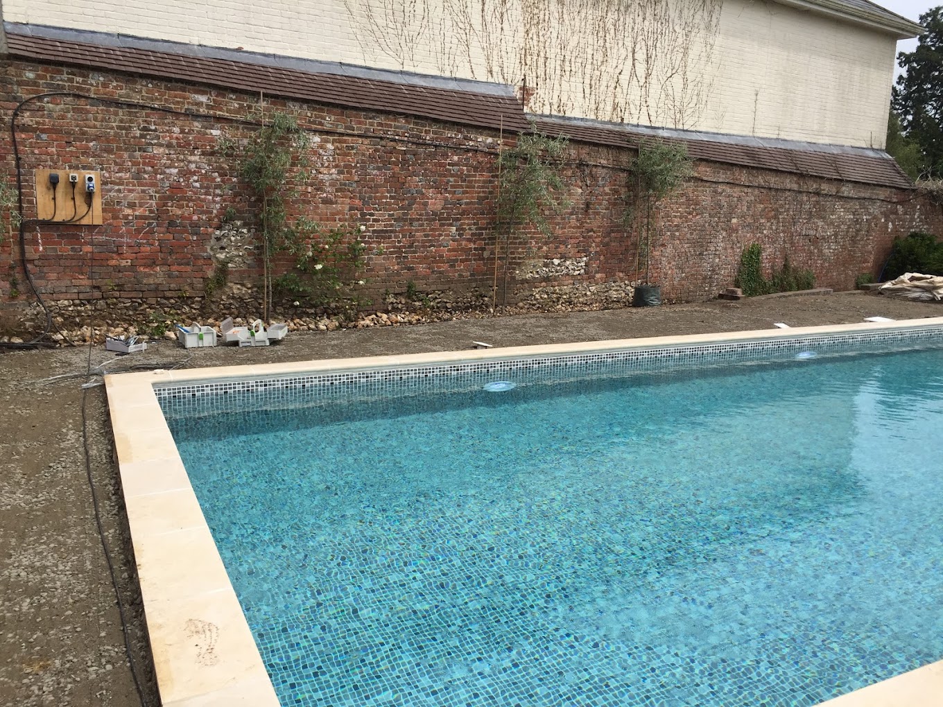 Poolside lighting installation